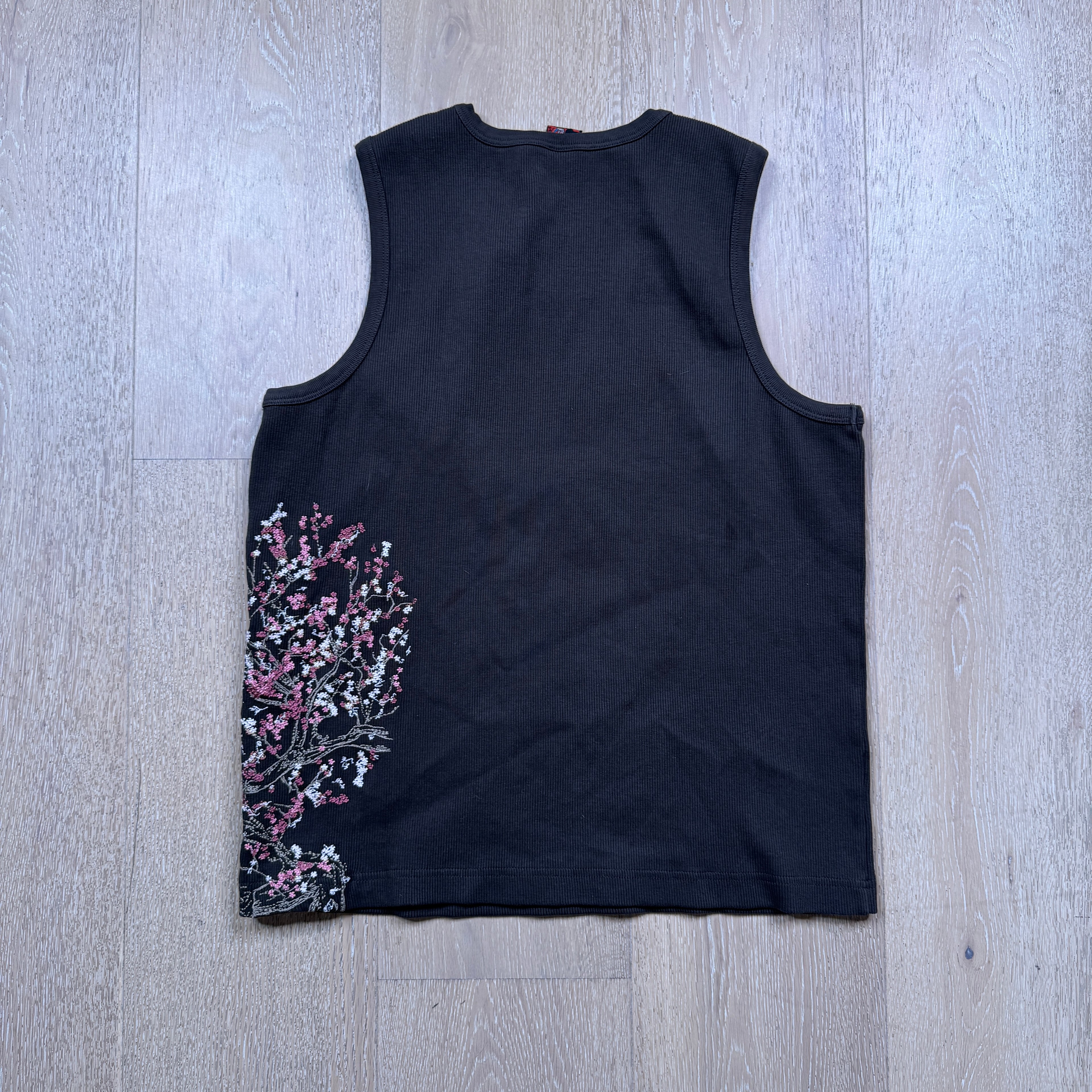 Derschutze Embroided vest